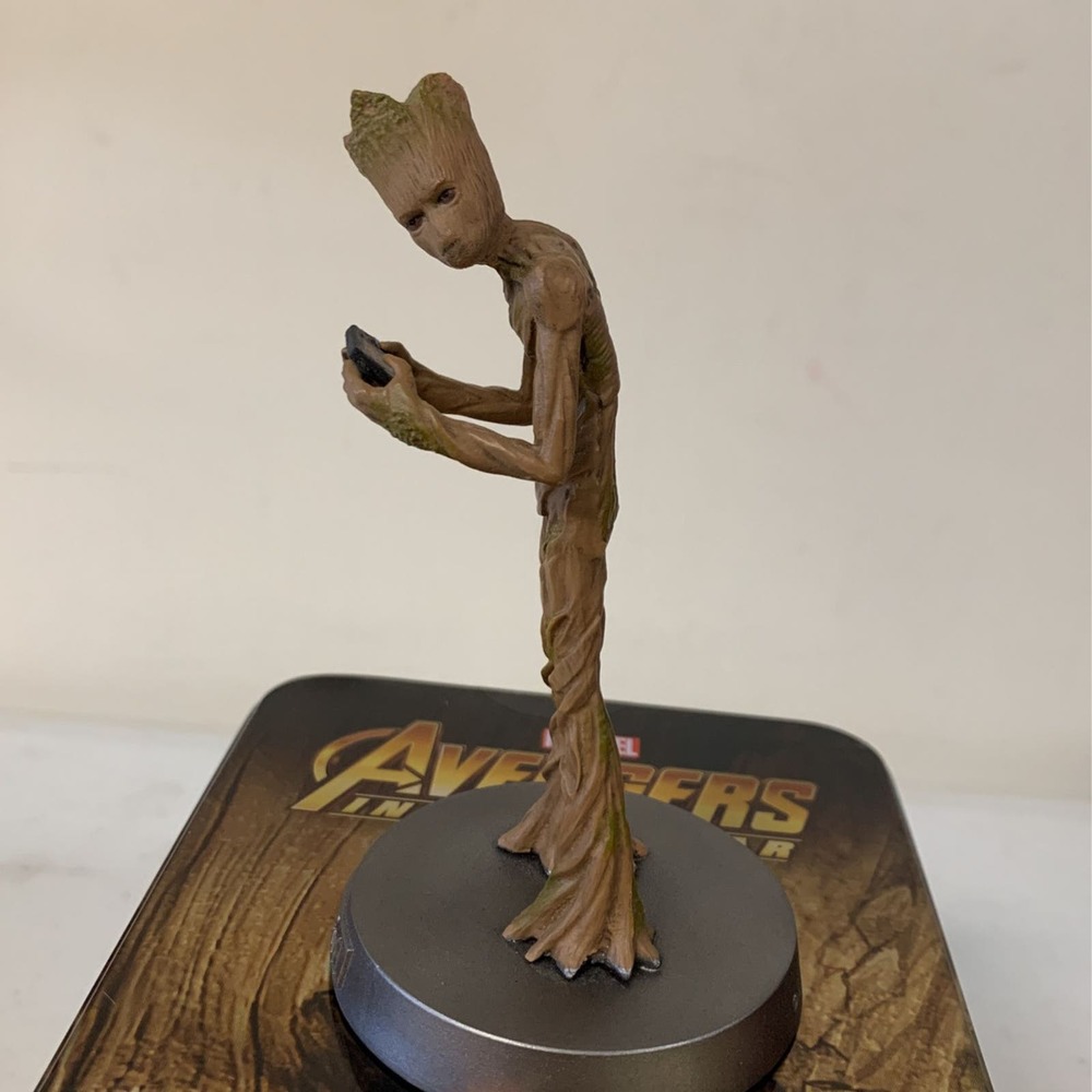 MARVEL HEAVYWEIGHTS 1:18 SCALE GROOT METAL STATUE